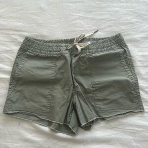 Vuori Shorts